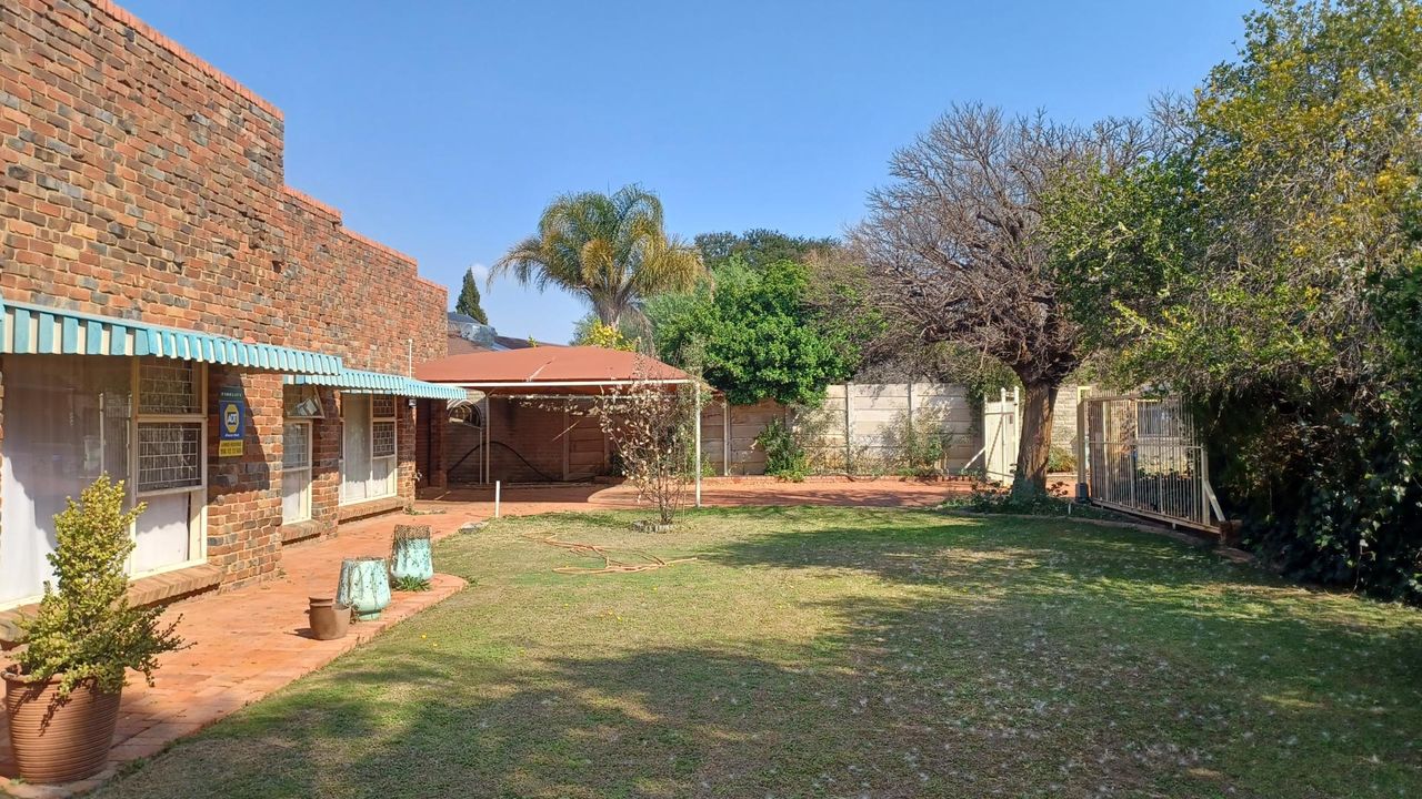 Photo 4 of 20