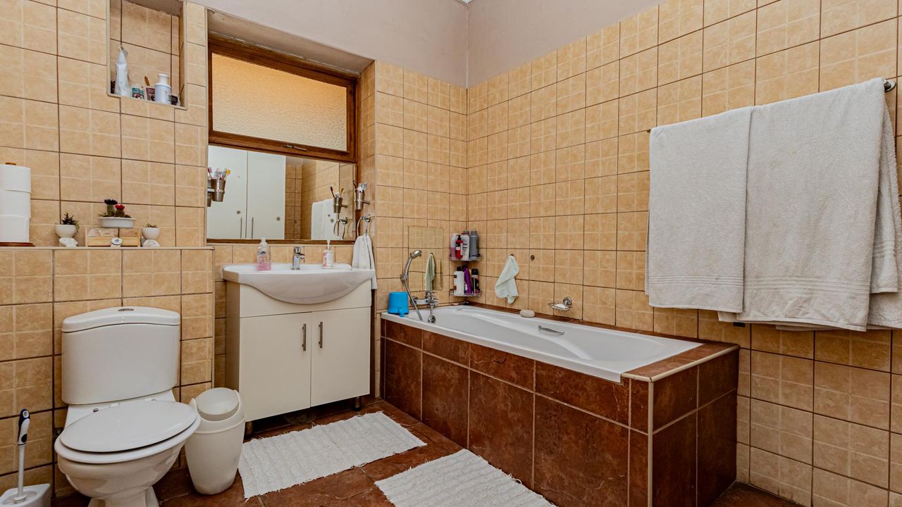 Photo 10 of 20