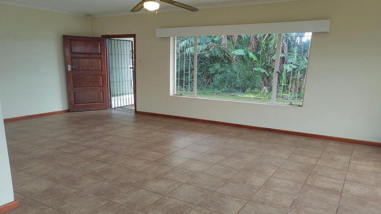 Photo 4 of 27