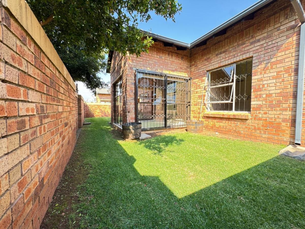 Photo 20 of 25