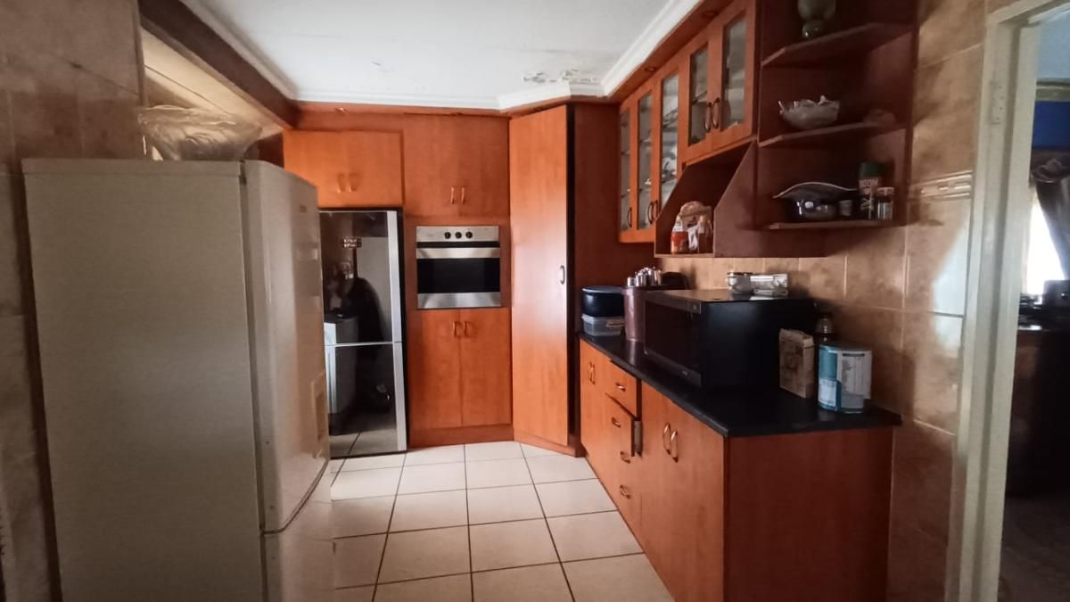 Photo 20 of 26