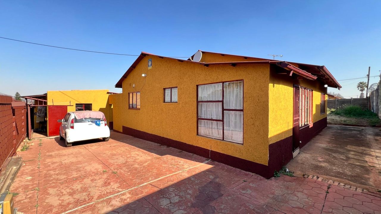 Photo of 8 Bedroom house for sale in Danville, Pretoria