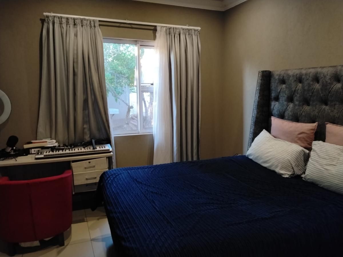 Photo 20 of 22