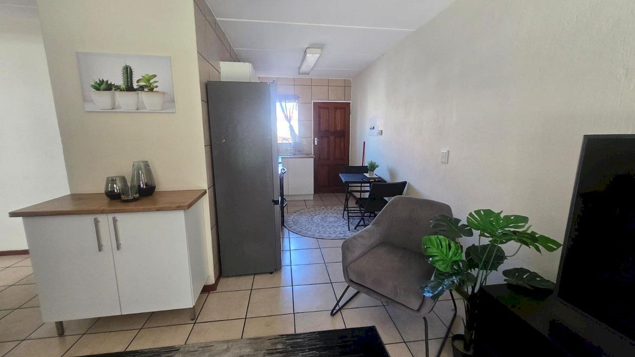 Photo 6 of 14
