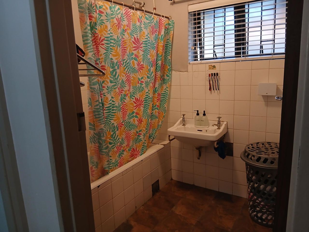Photo 18 of 21