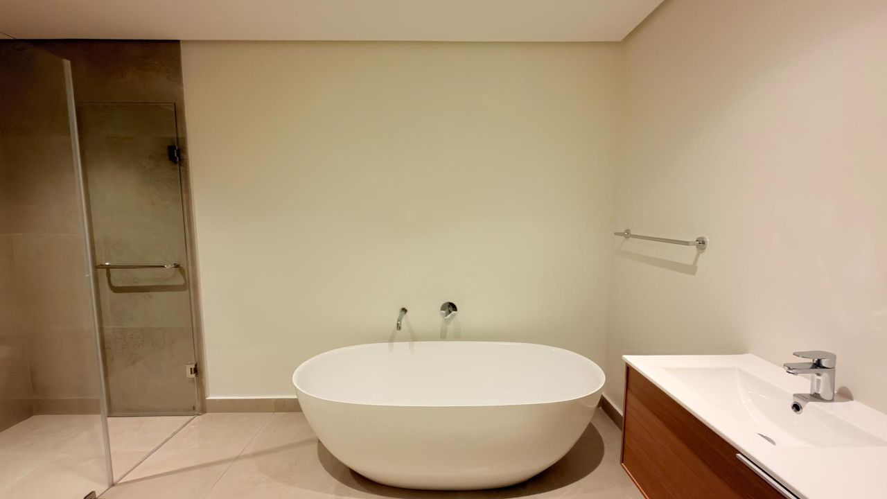 Photo 16 of 18