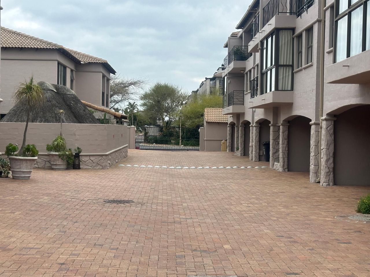 Photo 3 of 21
