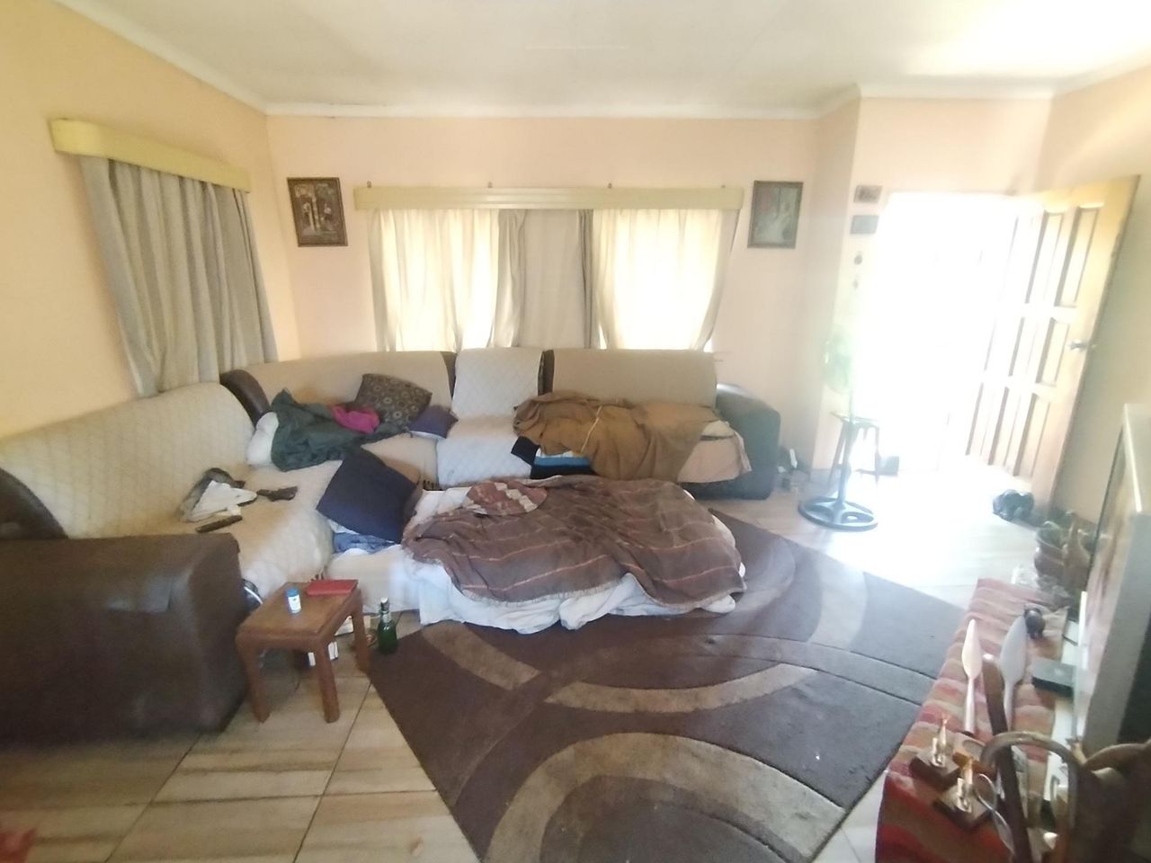 Photo 3 of 21
