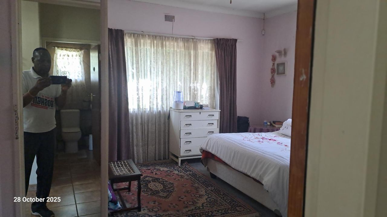 Photo 3 of 20