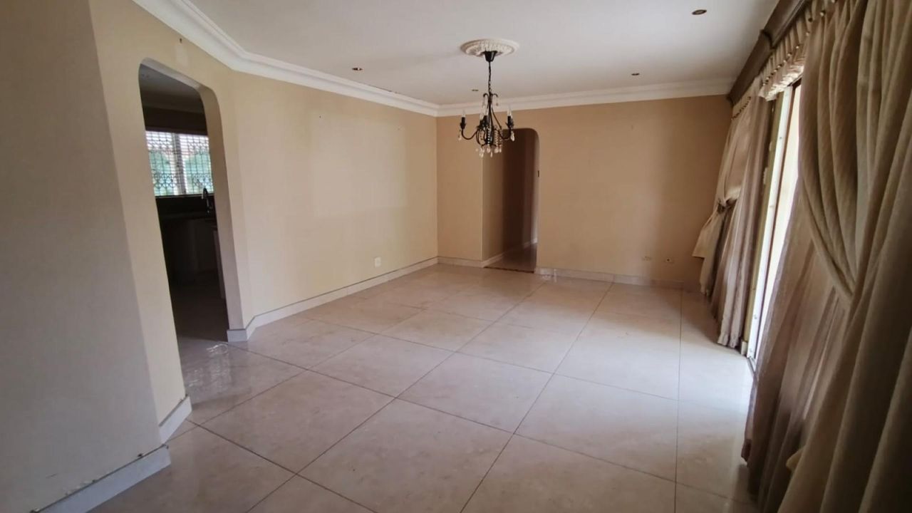 Photo 3 of 22