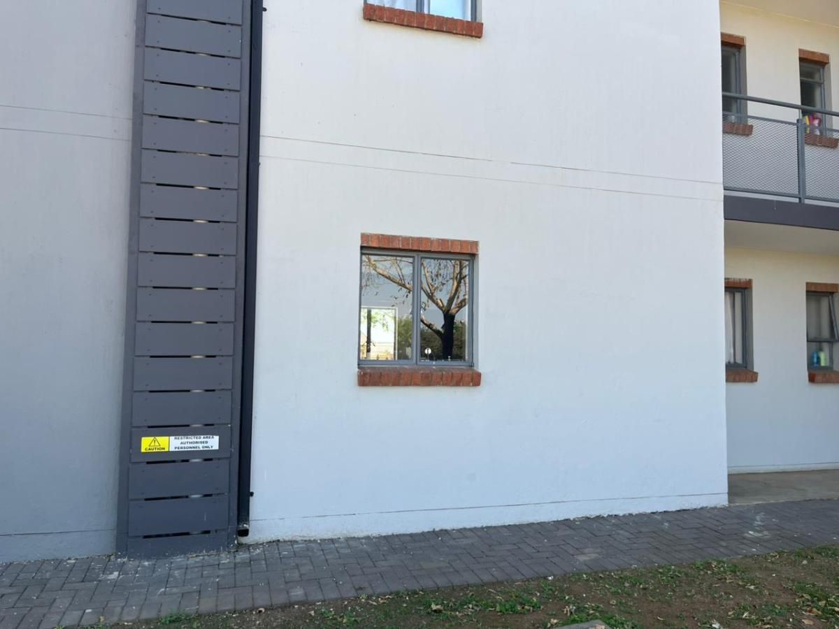 Photo 16 of 17