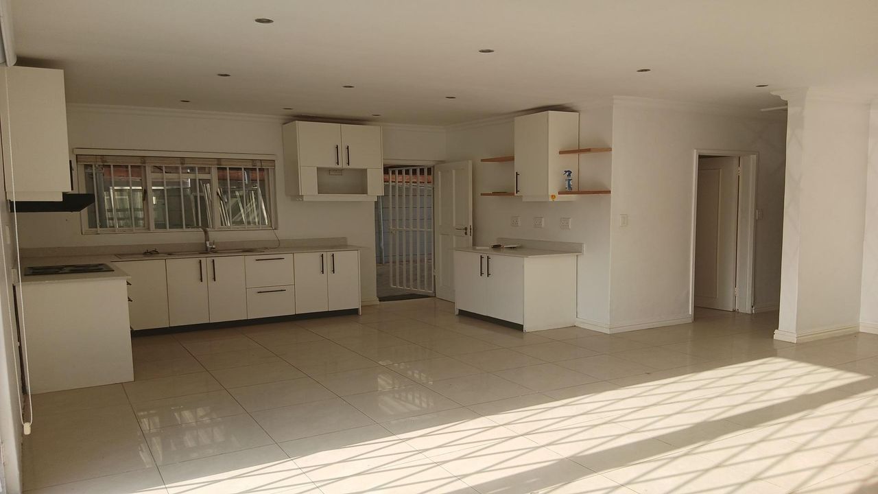 3 Bedroom house to rent in Grassy Park, Cape Town