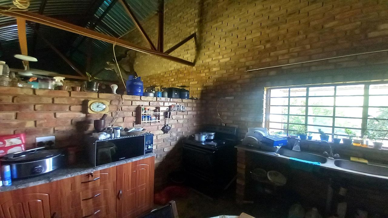 Photo 22 of 31