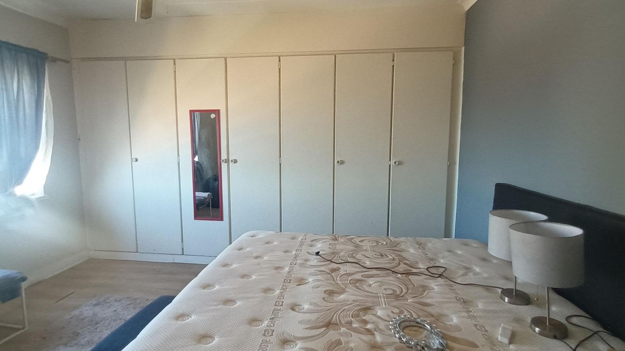 Photo 14 of 15