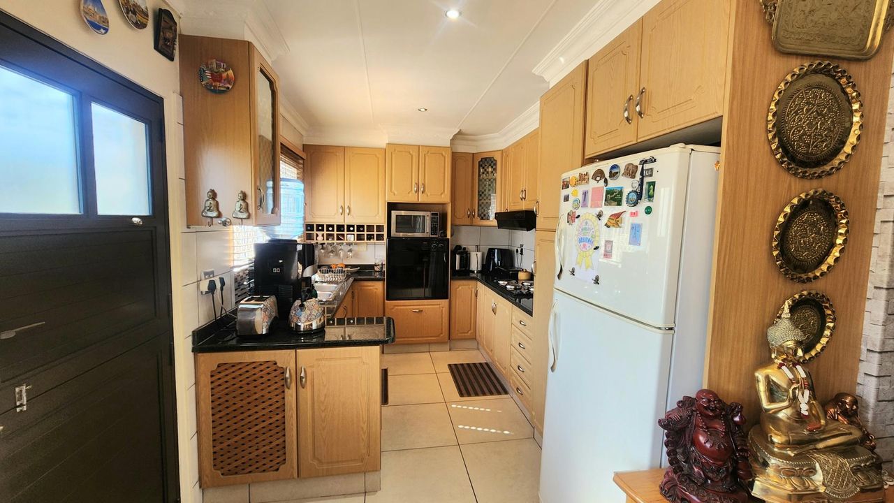 Photo of 2 Bedroom townhouse - sectional for sale in Mount Edgecombe