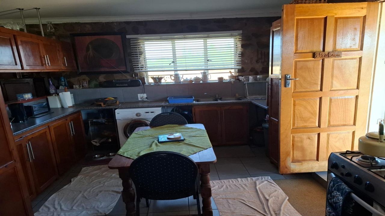 Photo 6 of 21