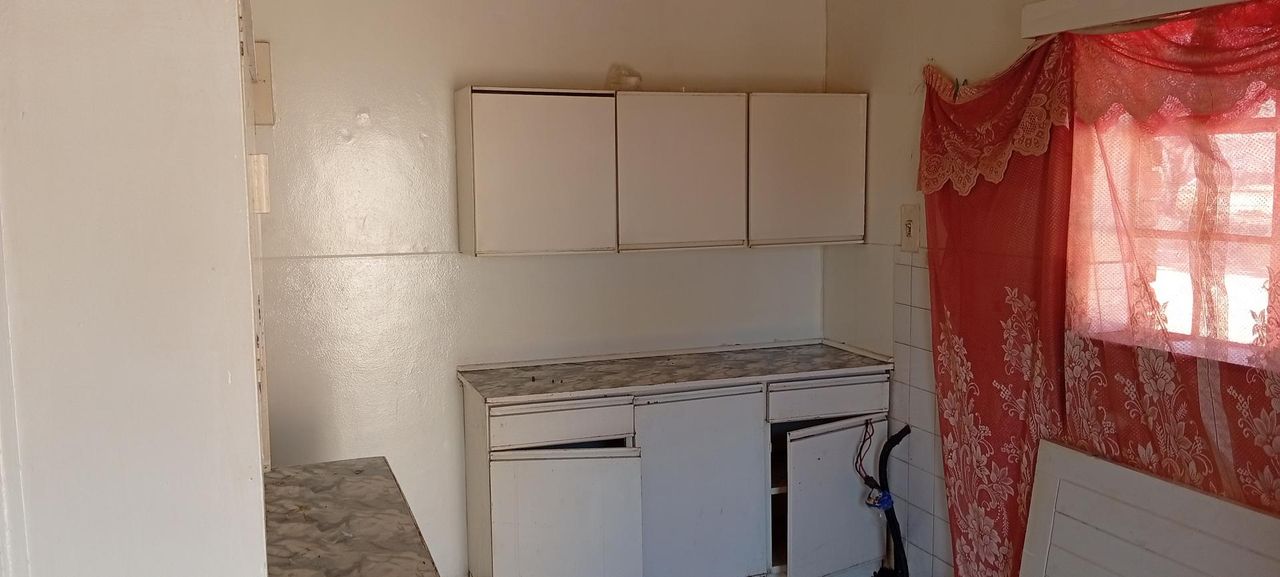 Photo 15 of 23