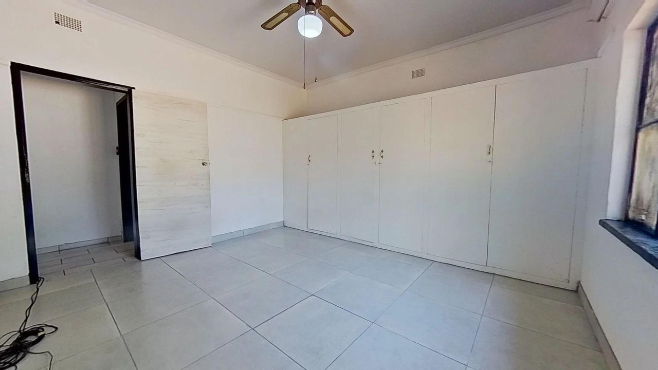 Photo 20 of 23
