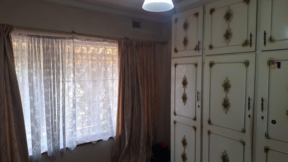 Photo 13 of 23