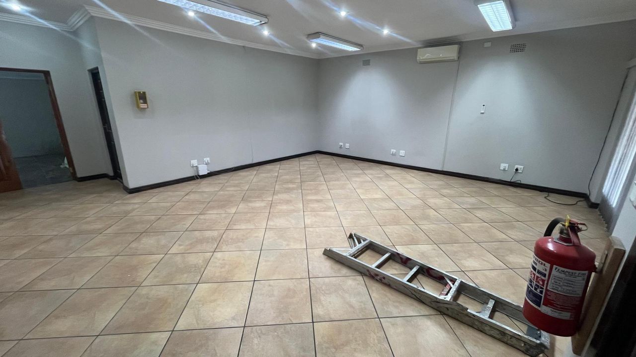 Photo 3 of 20