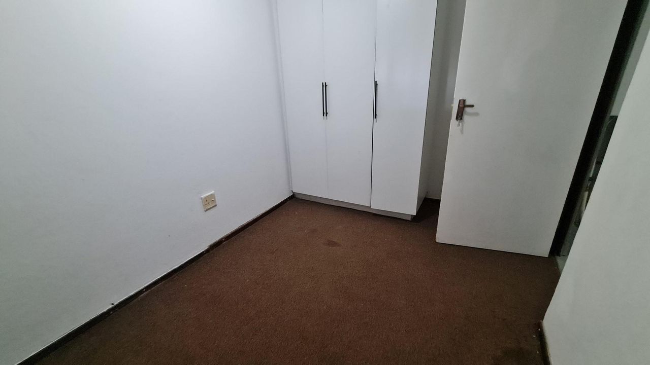 Photo 14 of 16