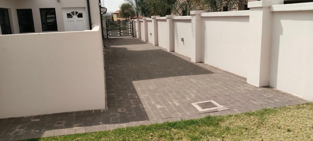 Photo 49 of 60