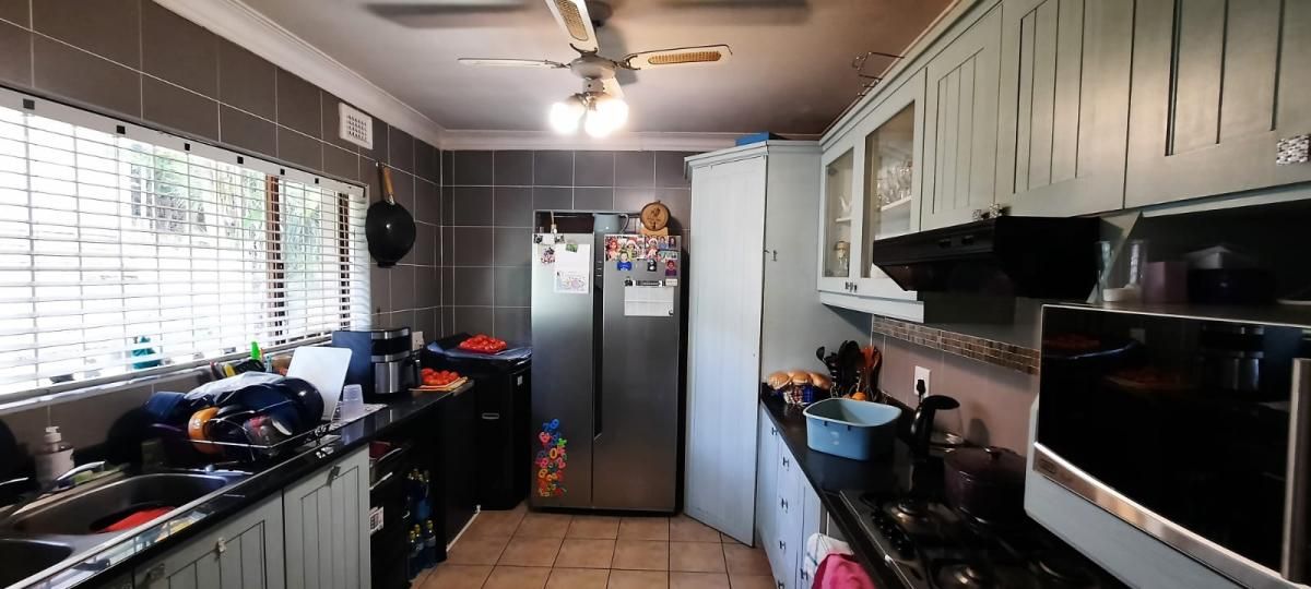 Photo 13 of 30