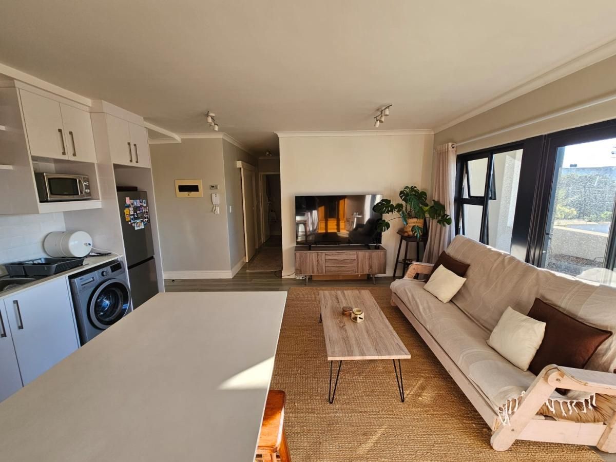 Photo of 2 Bedroom apartment to rent in Kenilworth, Cape Town