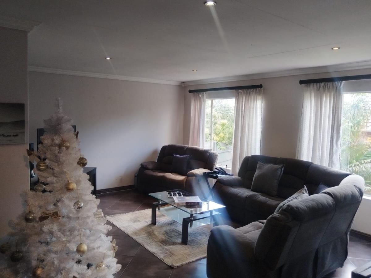 Photo 7 of 24