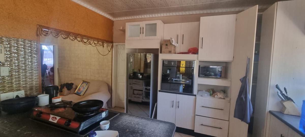 Photo 5 of 21
