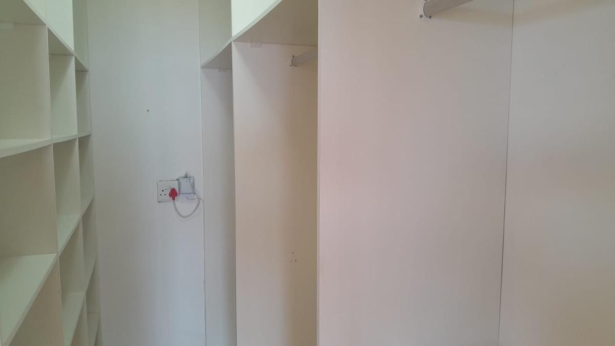 Photo 22 of 37