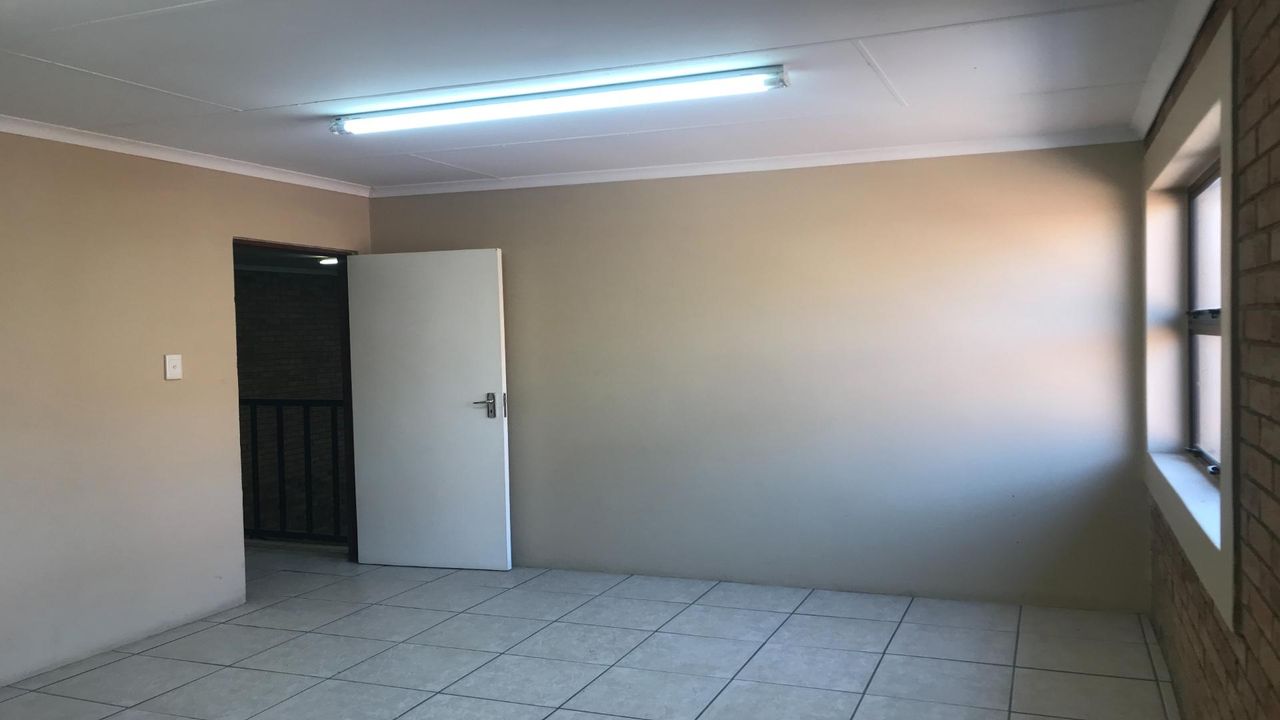 Photo 13 of 16