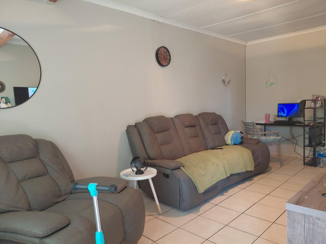 Photo 4 of 19