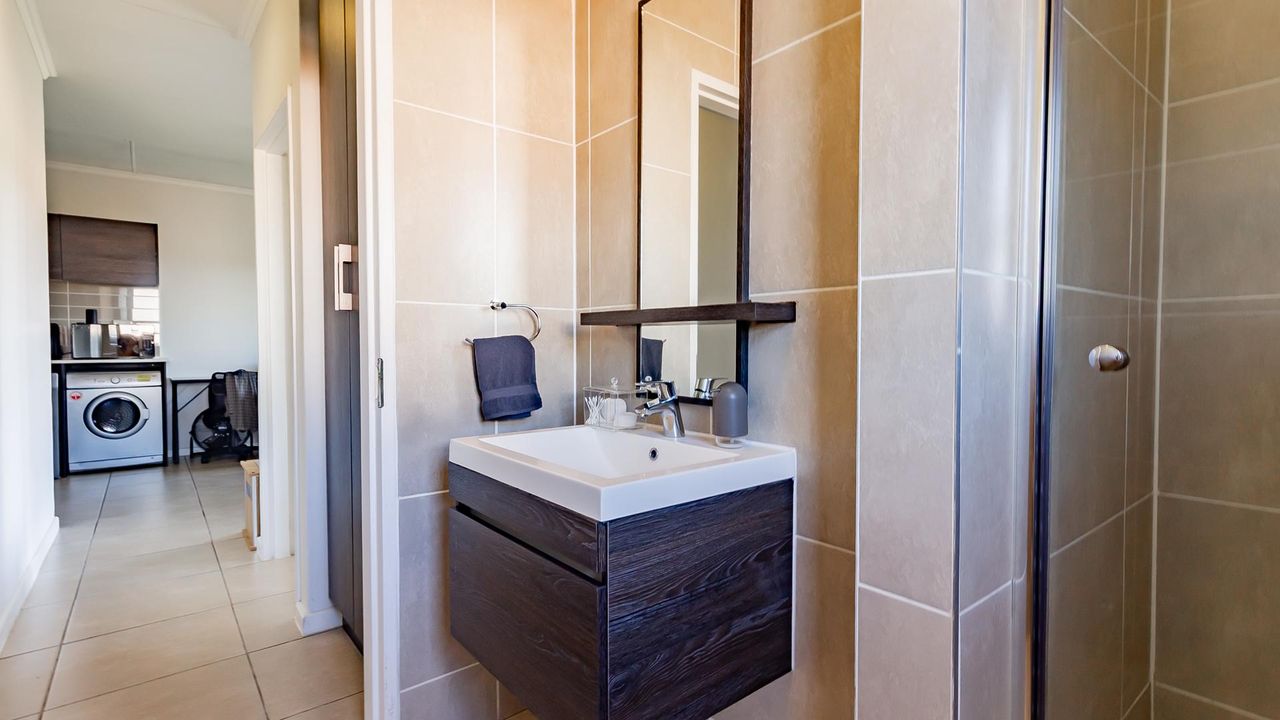 1 Bedroom apartment sold in Olivedale, Randburg