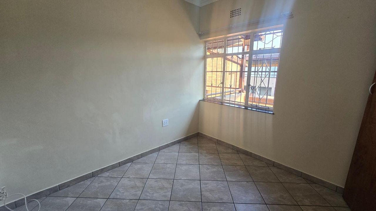 Photo 14 of 20