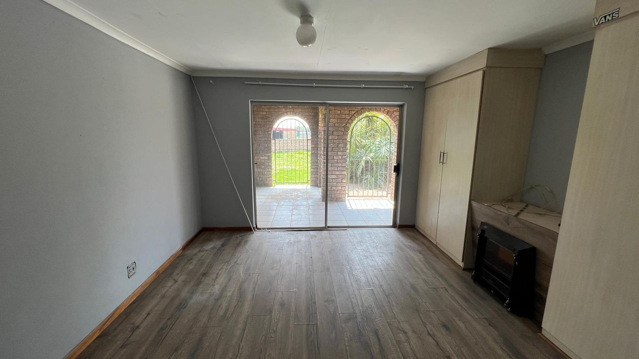Photo 22 of 57