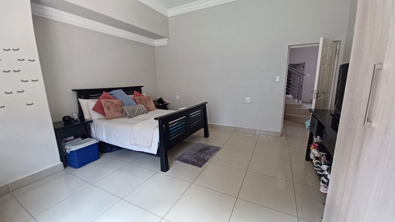 Photo 18 of 20