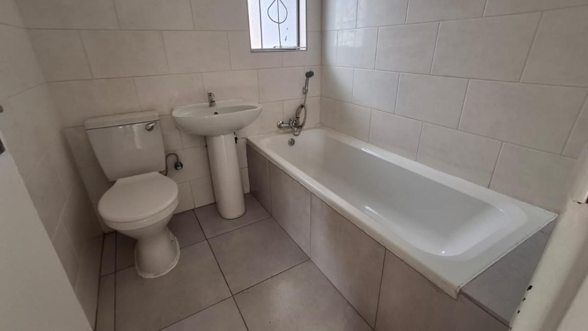 Photo of 2 Bedroom house to rent in Kwaguqa, Witbank