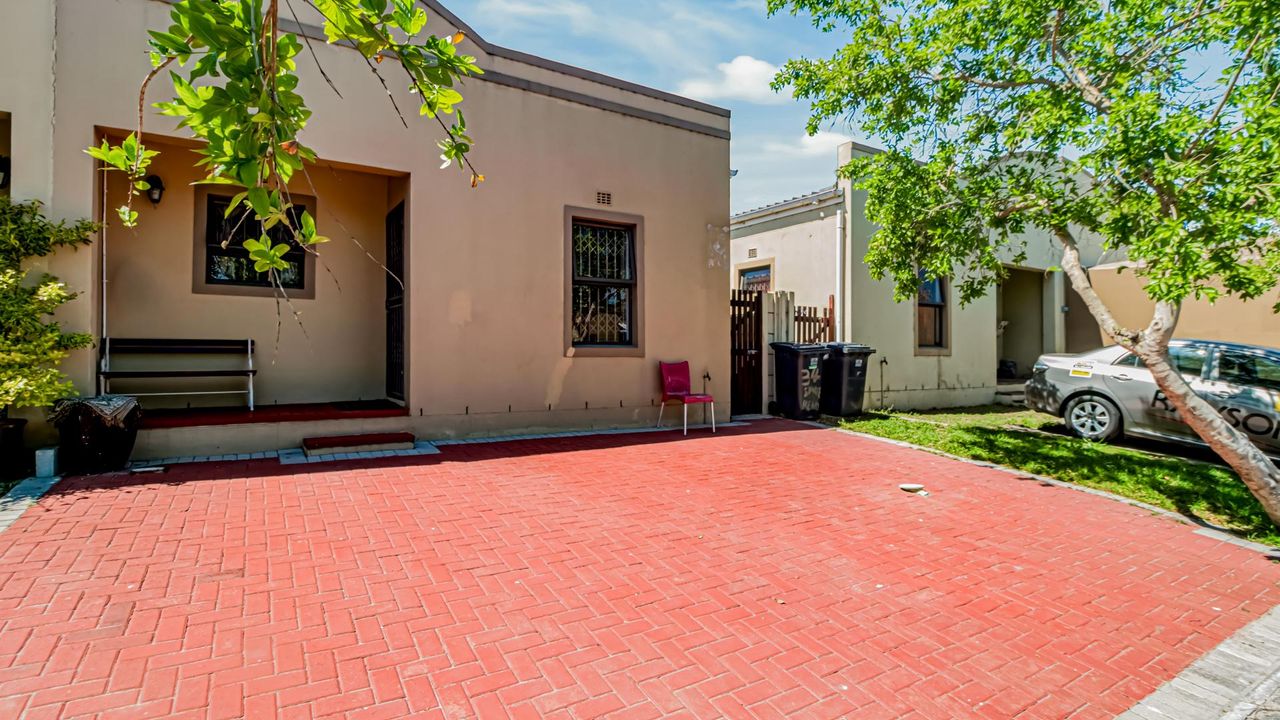Photo 2 of 25