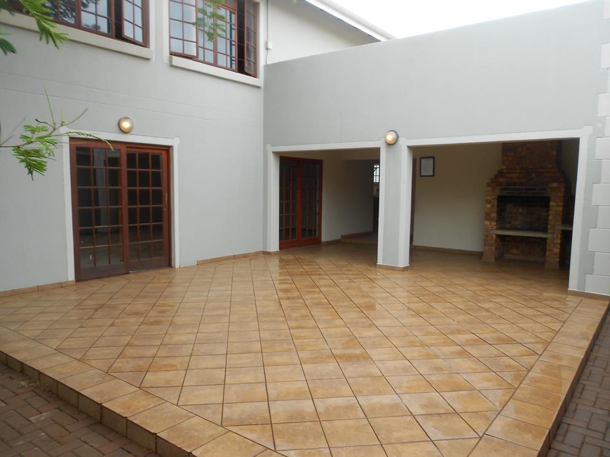 Photo 18 of 20