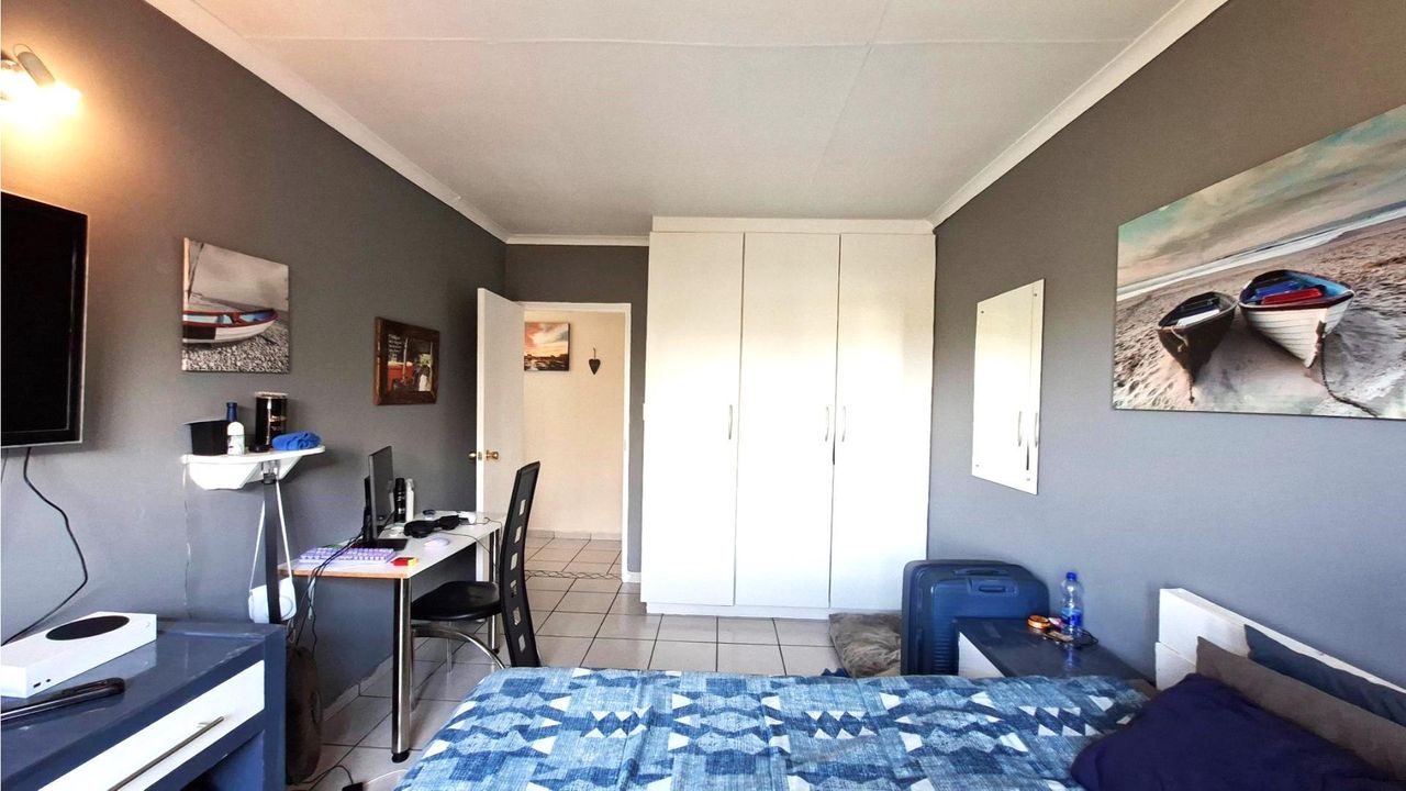 Photo 18 of 29