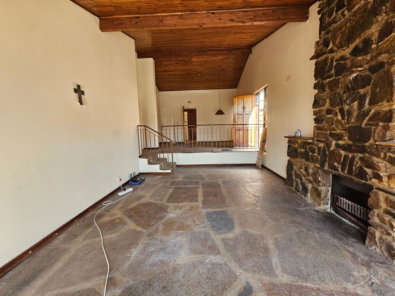 Photo 4 of 28