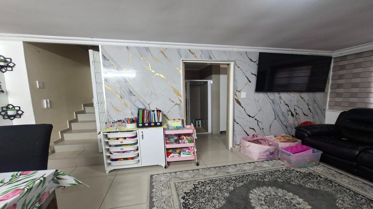 Photo of 2 Bedroom house for sale in Lenham, Phoenix