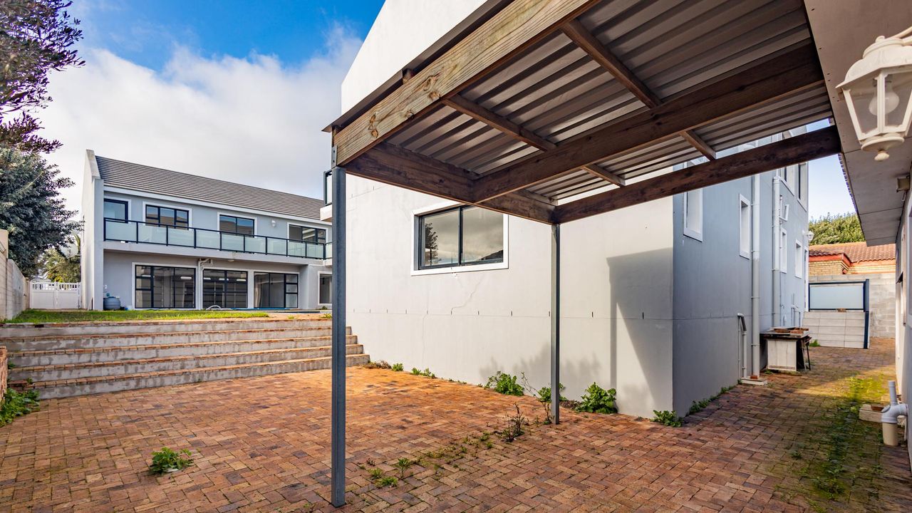 Photo of 5 Bedroom house for sale in Myburgh Park, Langebaan