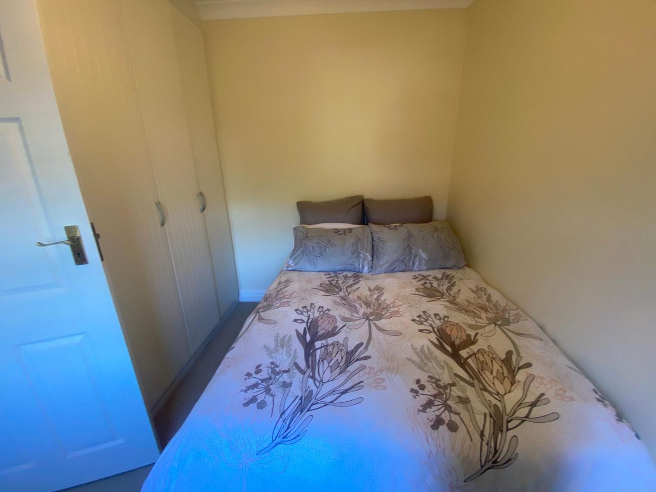 Photo 16 of 37