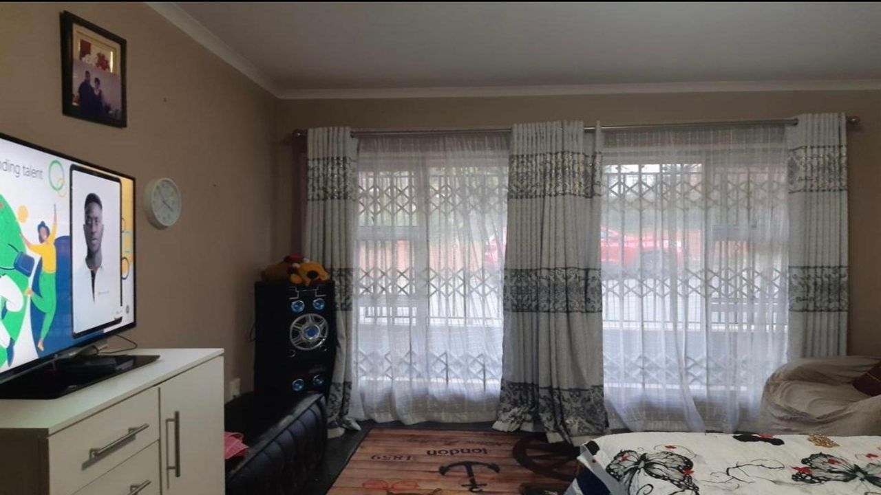 Photo 15 of 22