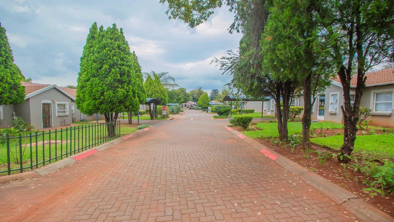 Photo 9 of 24
