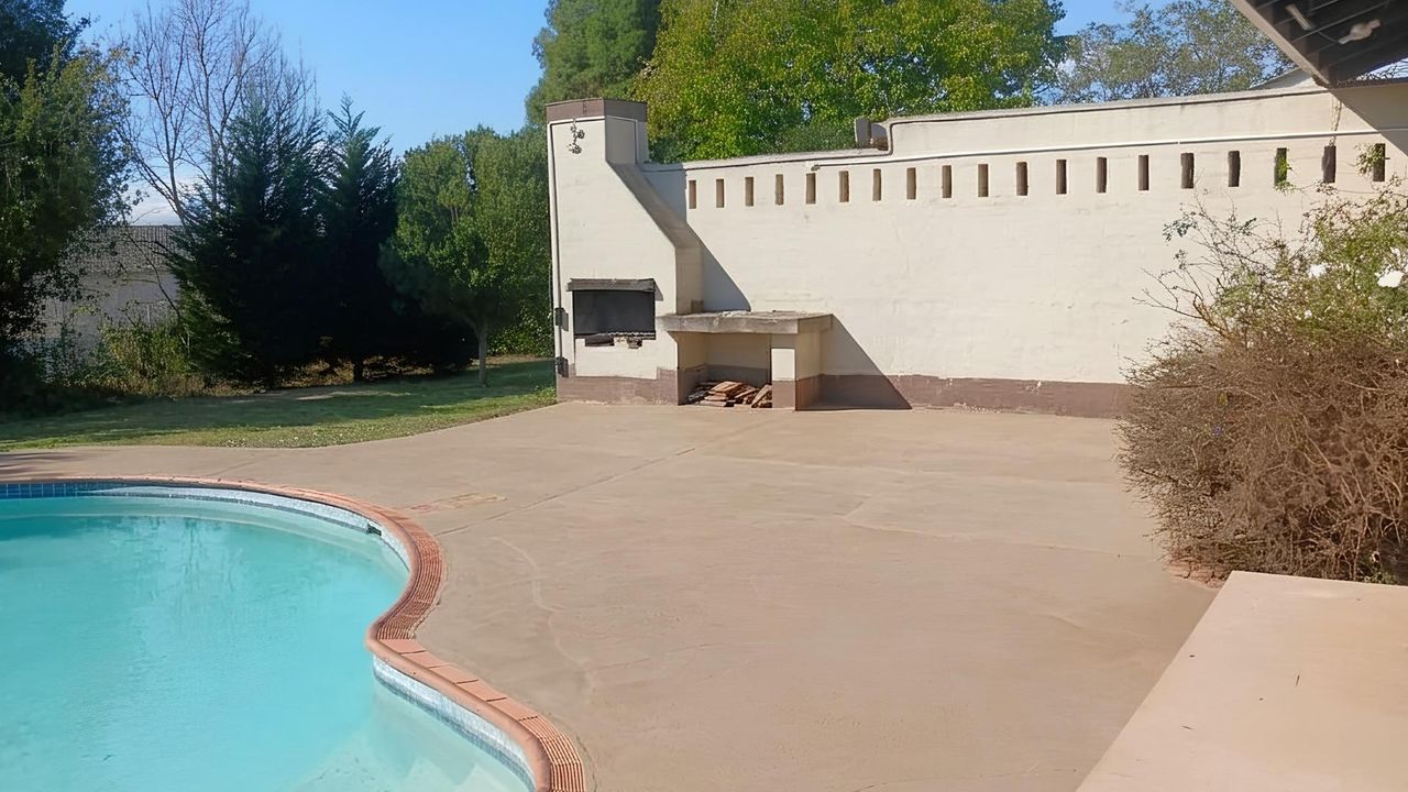Photo 3 of 49