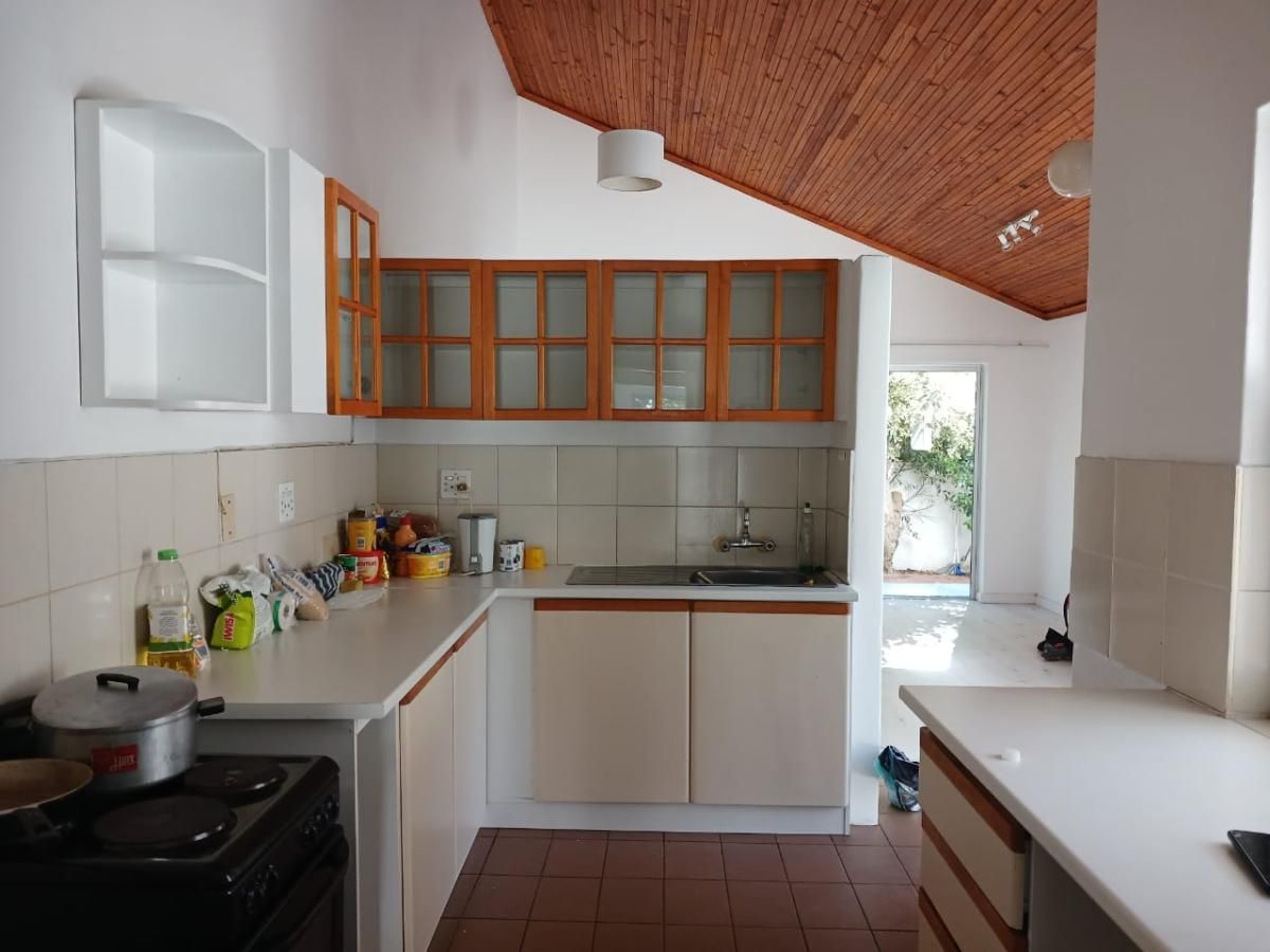 Photo of 2 Bedroom house rented in Lakeside, Cape Town