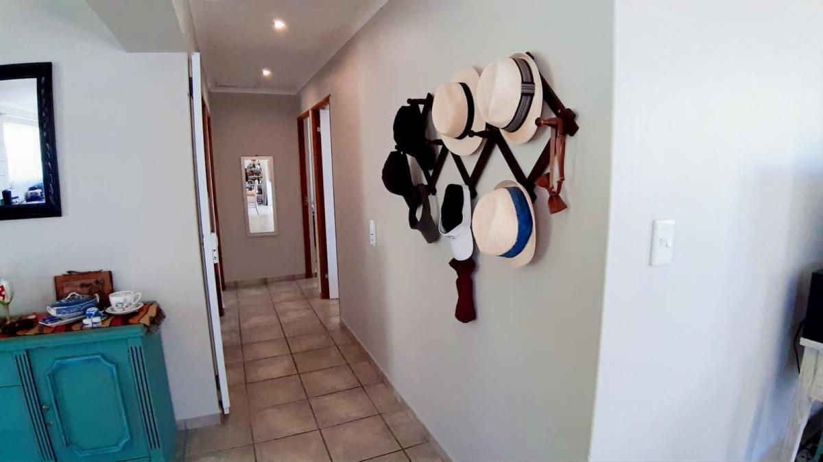Photo 16 of 30